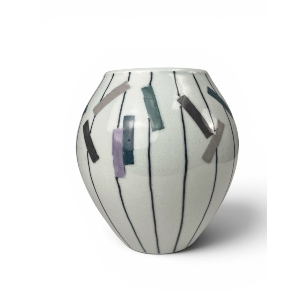 Karen Patinkin Studio Pottery Vase Memphis Style Graphic White Black Lines 6"